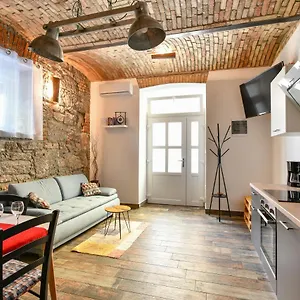 Rosenberger, Center With Parking Apartment Opatija